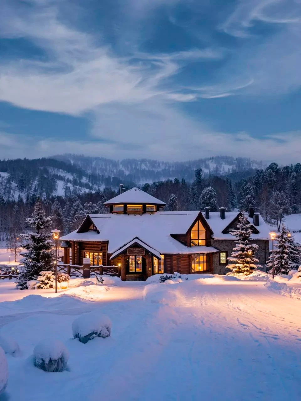 Cosmos Collection Altay Resort. Летаем над облаками, ужинаем под звёздами, слушаем, как шумит лес